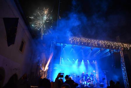 V novo leto stopili skupaj z ansamblom Galop (33)